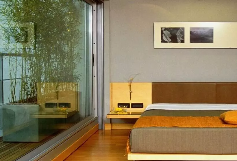 Fotos del hotel Htl Urbano:  8