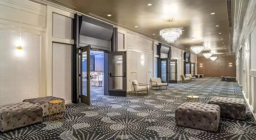 Fotos del hotel Carriage House  And Conference Centre:  2