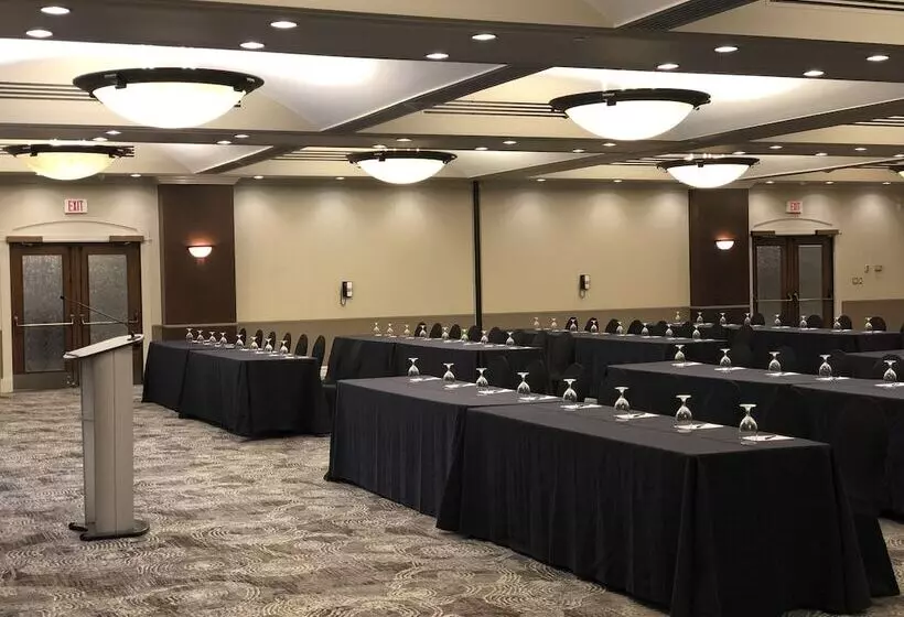 Fotos del hotel Carriage House  And Conference Centre:  5