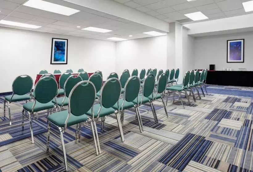 Fotos del hotel Holiday Inn Ottawa East, An Ihg:  8