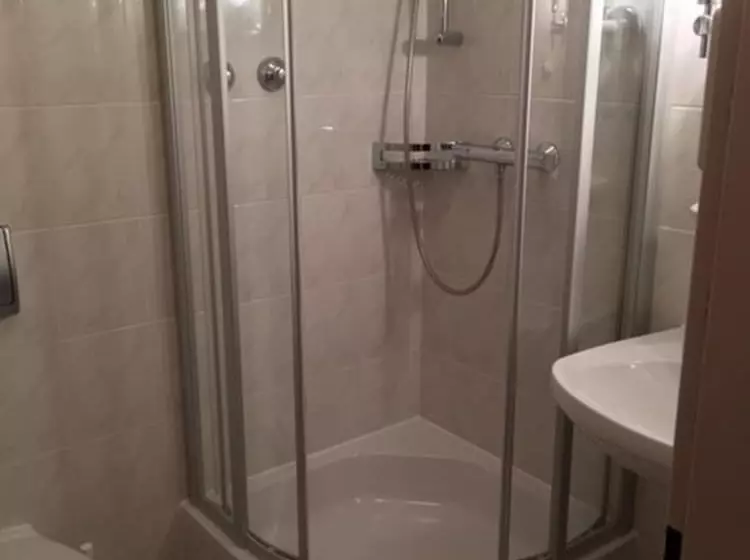 Fotos del hotel Benn:  17