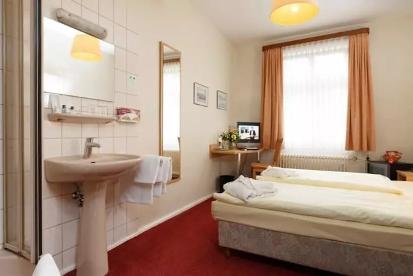 Fotos del hotel Benn:  25