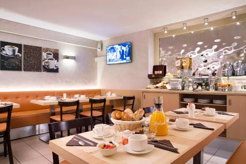 Fotos del hotel Europe Hotel Paris Eiffel:  12