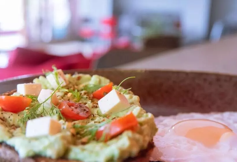 Fotos del hotel Selina Cuenca:  4