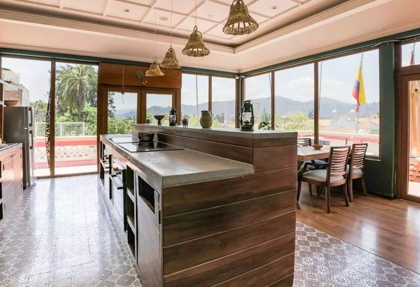 Fotos del hotel Selina Cuenca:  19