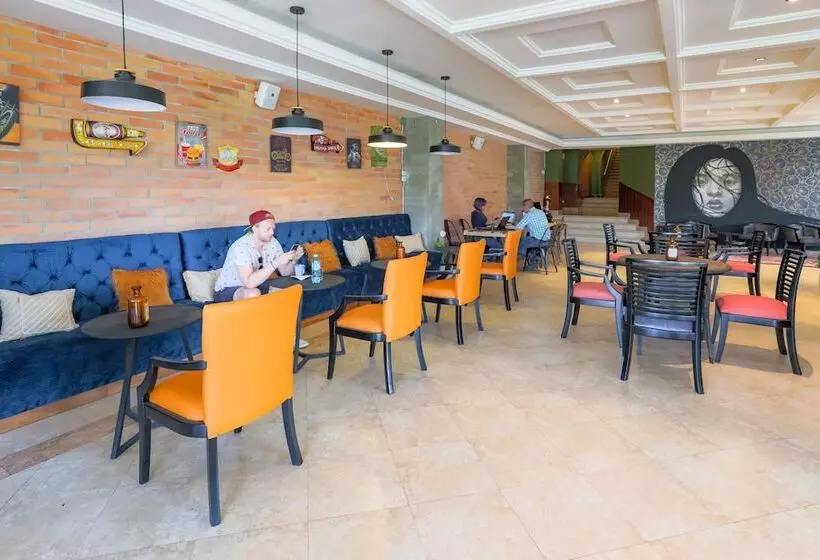 Fotos del hotel Selina Cuenca:  15