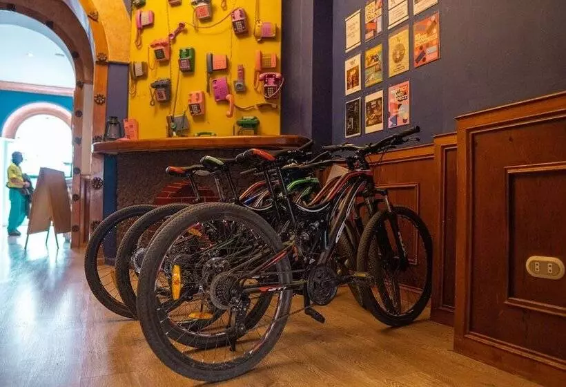 Fotos del hotel Selina Cuenca:  20