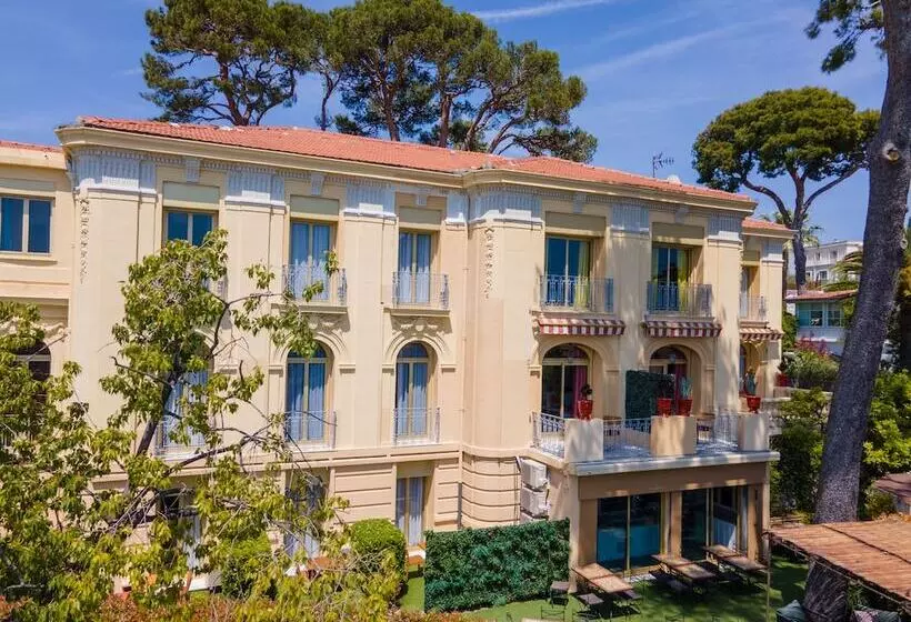 Fotos del hotel Hôtel Du Petit Palais:  24