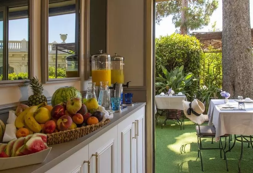 Fotos del hotel Hôtel Du Petit Palais:  20