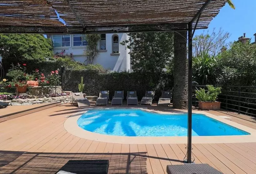 Fotos del hotel Hôtel Du Petit Palais:  9