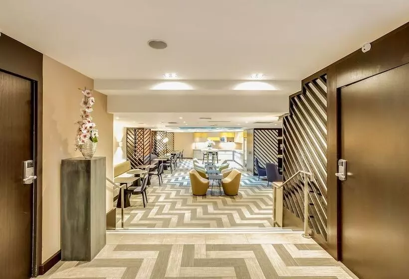 Fotos del hotel Mercure Paris Arc De Triomphe Etoile:  2