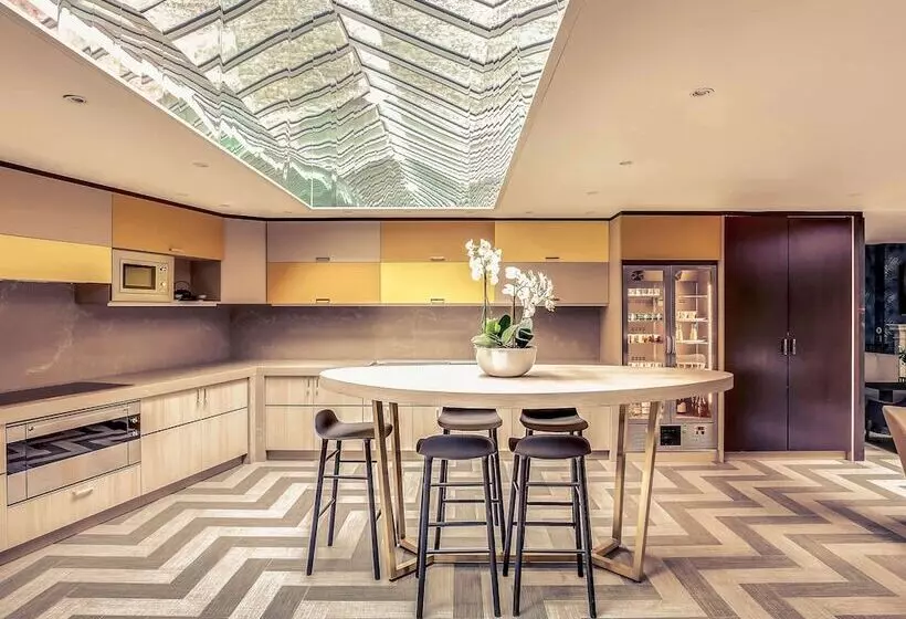 Fotos del hotel Mercure Paris Arc De Triomphe Etoile:  5