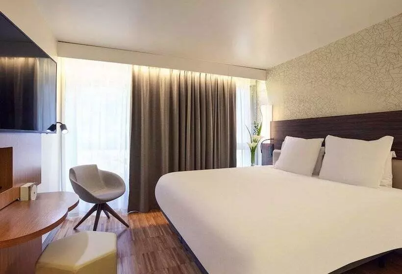 Mercure Paris Arc De Triomphe Etoile