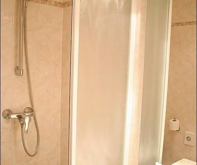 Fotos del hotel Pavillon Courcelles Parc Monceau:  9