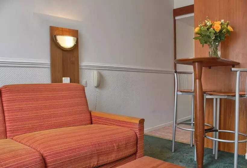 Fotos del hotel Pavillon Courcelles Parc Monceau:  21