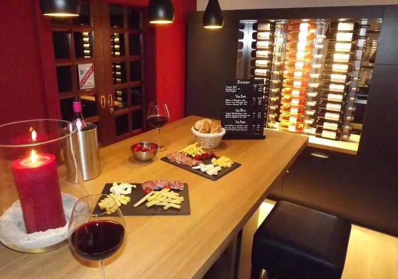 Fotos del hotel Hôtel Le Petit Castel:  13