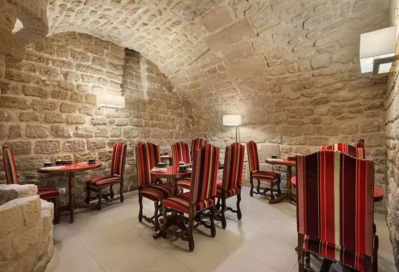 Fotos del hotel Hôtel Saint-paul Rive-gauche:  2