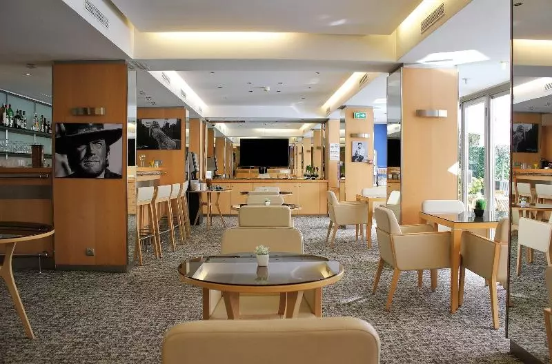 Fotos del hotel Hôtel Victoria:  7