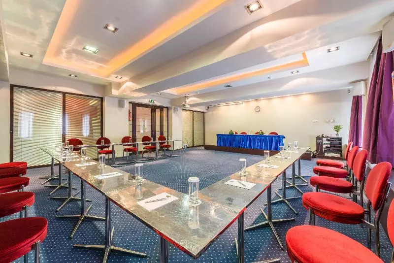 Fotos del hotel Queen Olga:  8