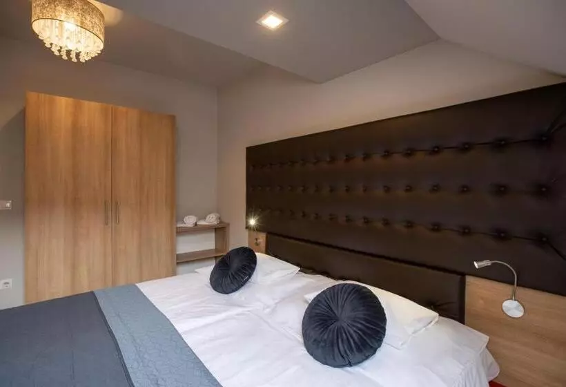 Fotos del hotel átrium Art & Rooms:  8