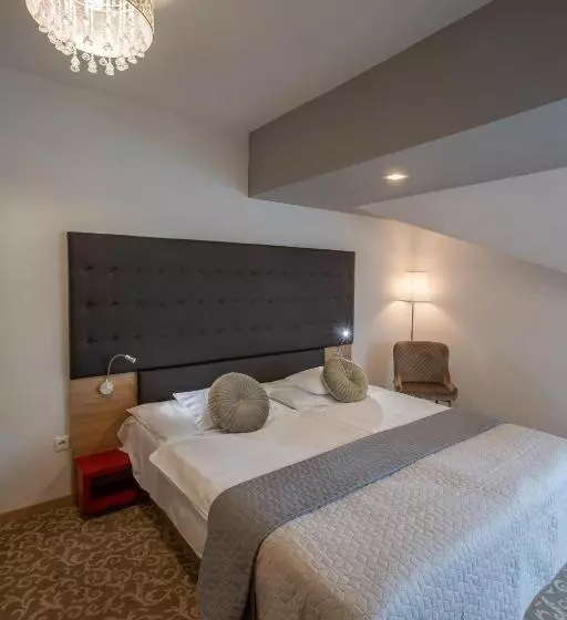 Fotos del hotel átrium Art & Rooms:  9
