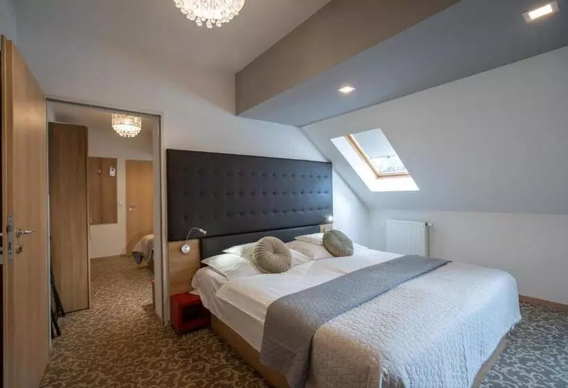 Fotos del hotel átrium Art & Rooms:  12