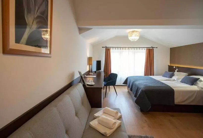 Fotos del hotel átrium Art & Rooms:  16