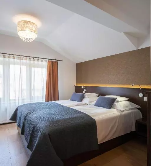 Fotos del hotel átrium Art & Rooms:  15