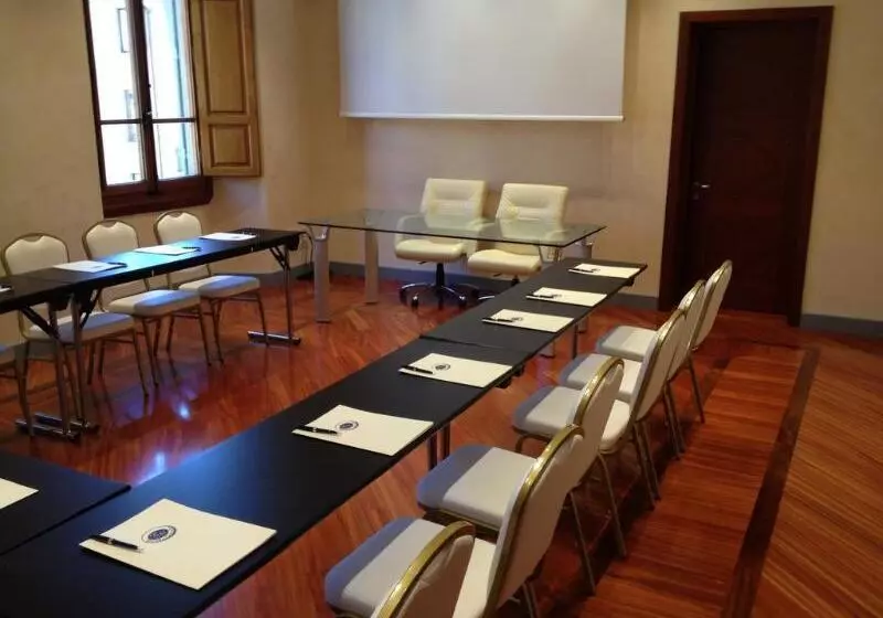 Fotos del hotel Pierre:  8