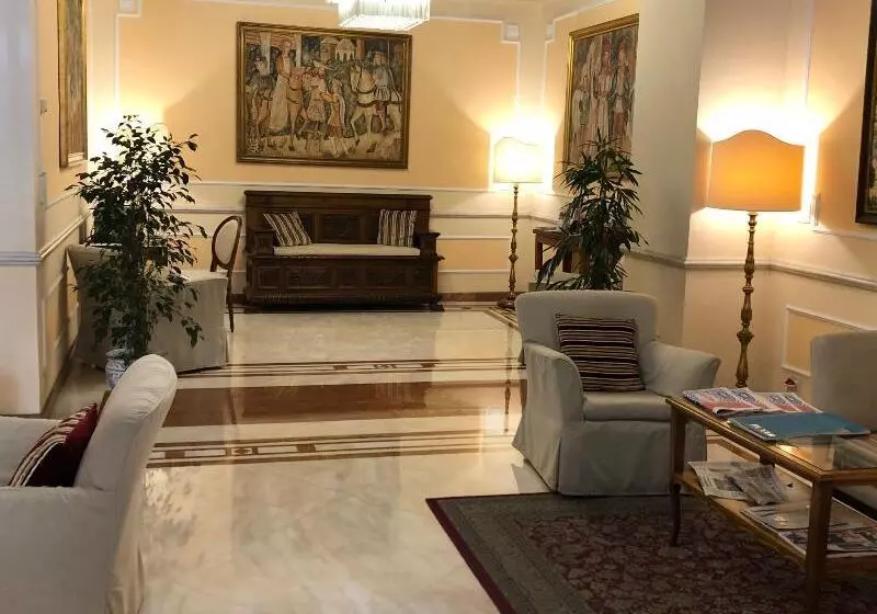 Fotos del hotel Pierre:  10