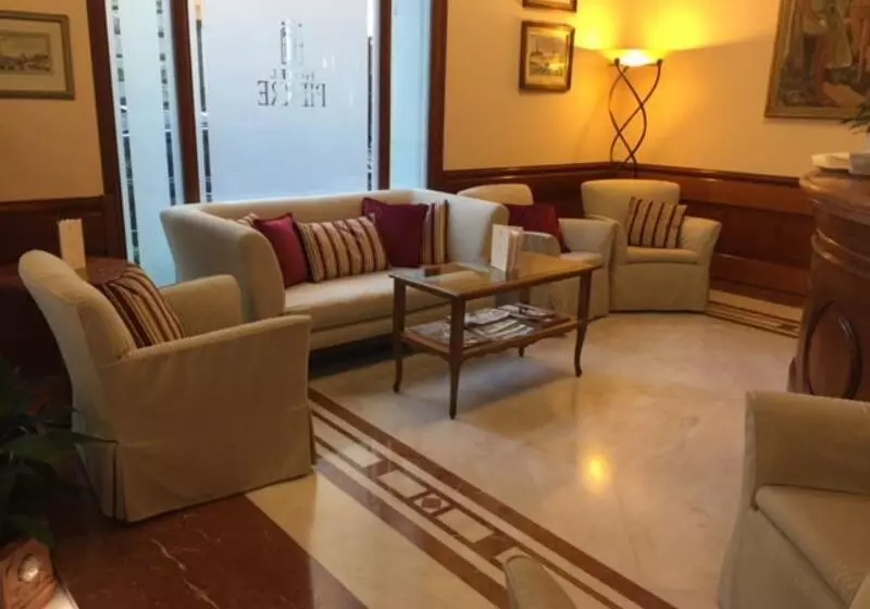 Fotos del hotel Pierre:  11