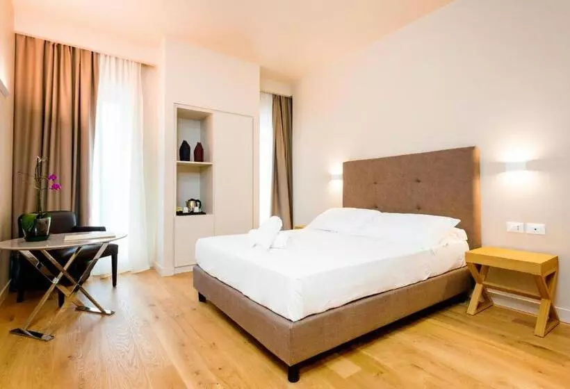 Fotos del hotel Politeama:  2