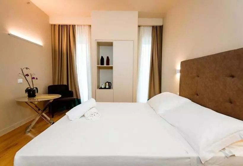 Fotos del hotel Politeama:  5