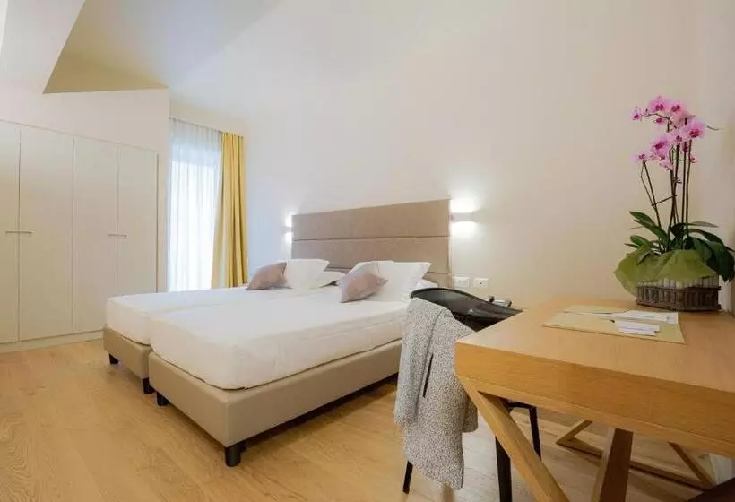 Fotos del hotel Politeama:  10