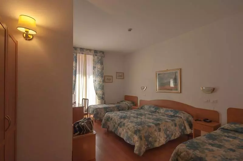 Fotos del hotel Tirreno:  11
