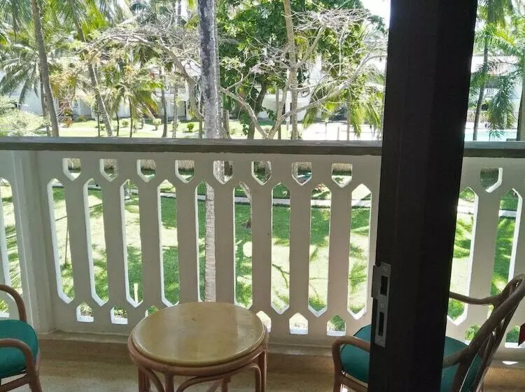 Fotos del hotel Travellers Beach:  7