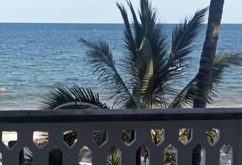 Fotos del hotel Travellers Beach:  23