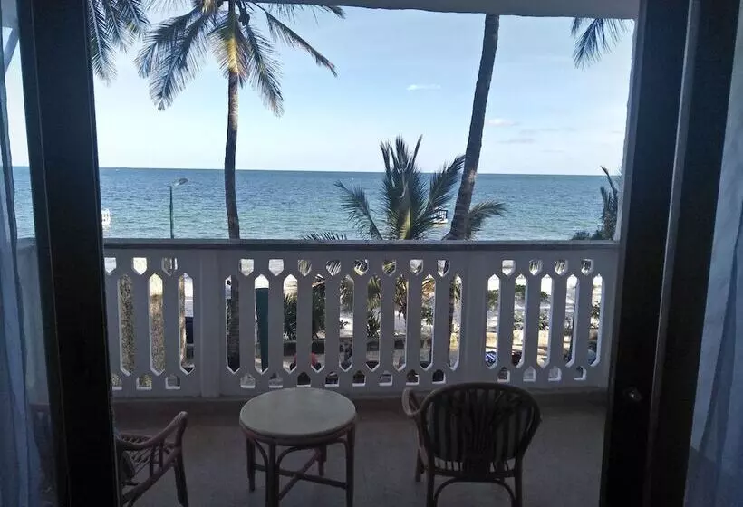 Fotos del hotel Travellers Beach:  16