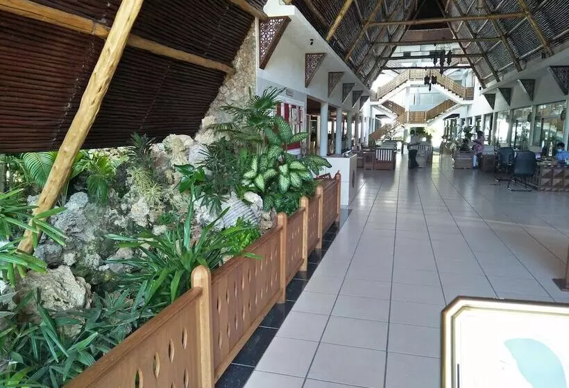 Fotos del hotel Travellers Beach:  19