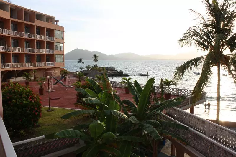 Fotos del hotel Playa De Santiago:  8