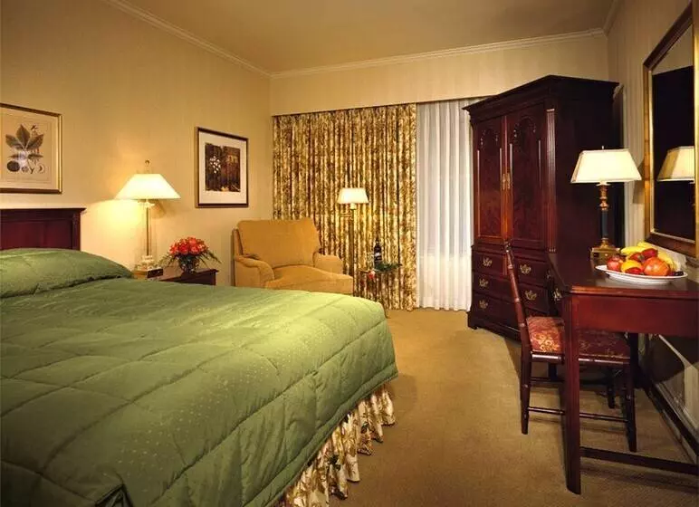 Mayflower Park Hotel