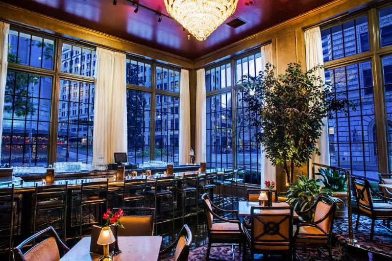 Fotos del hotel Mayflower Park Hotel:  9