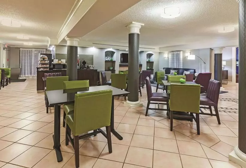 Fotos del hotel Travelodge By Wyndham Houston Cyfair:  5