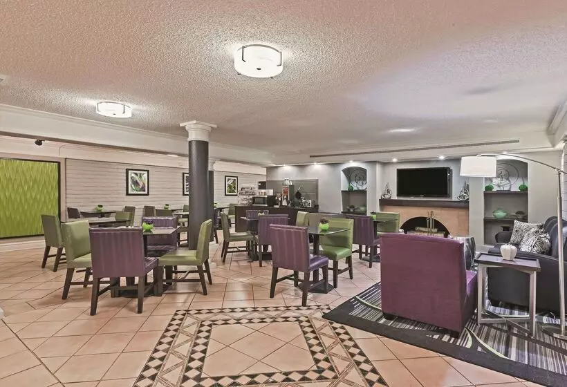 Fotos del hotel Travelodge By Wyndham Houston Cyfair:  10