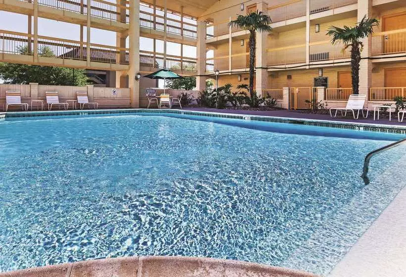 Fotos del hotel Travelodge By Wyndham Houston Cyfair:  3