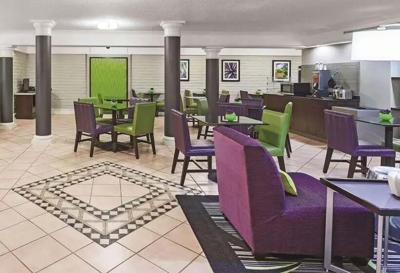 Fotos del hotel Travelodge By Wyndham Houston Cyfair:  4