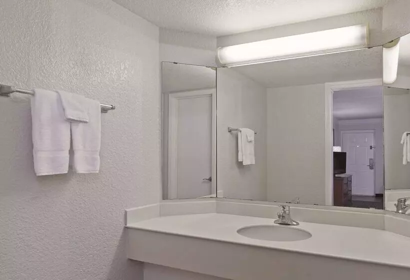 Fotos del hotel Travelodge By Wyndham Houston Cyfair:  7