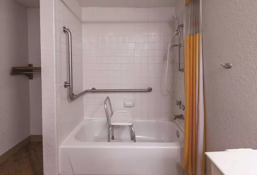 Fotos del hotel Travelodge By Wyndham Houston Cyfair:  15