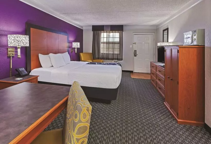 Fotos del hotel Travelodge By Wyndham Houston Cyfair:  14