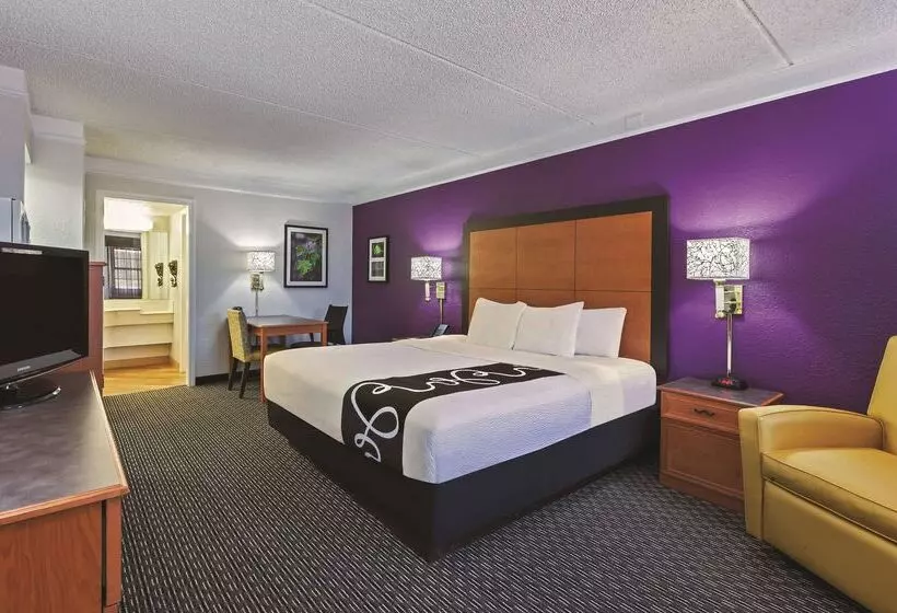 Fotos del hotel Travelodge By Wyndham Houston Cyfair:  24